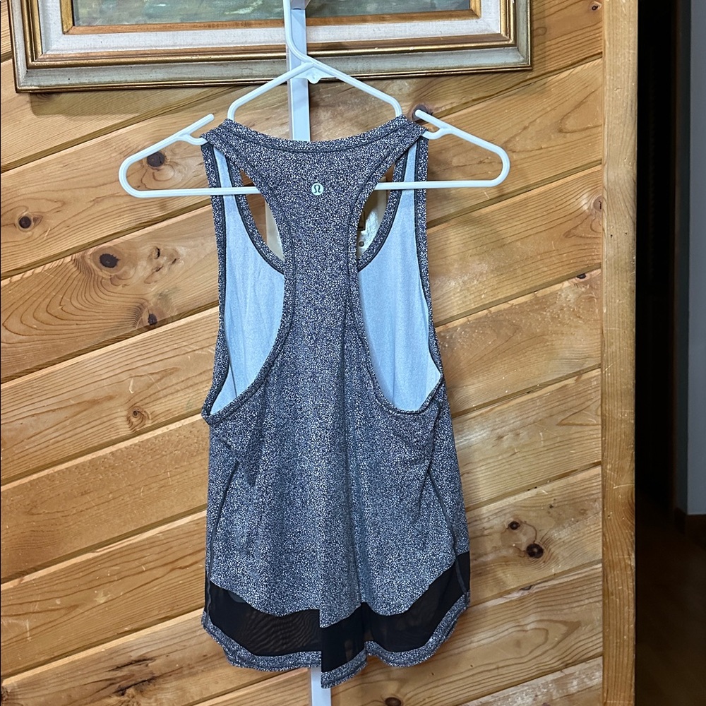 Lululemon Swiftly Tech Racerback 8 Gray & Black Tank - Picture 2 of 6